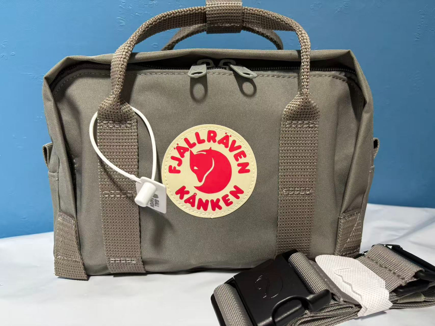 Fjallraven Kanken Hip Pack Plus Misty Gray