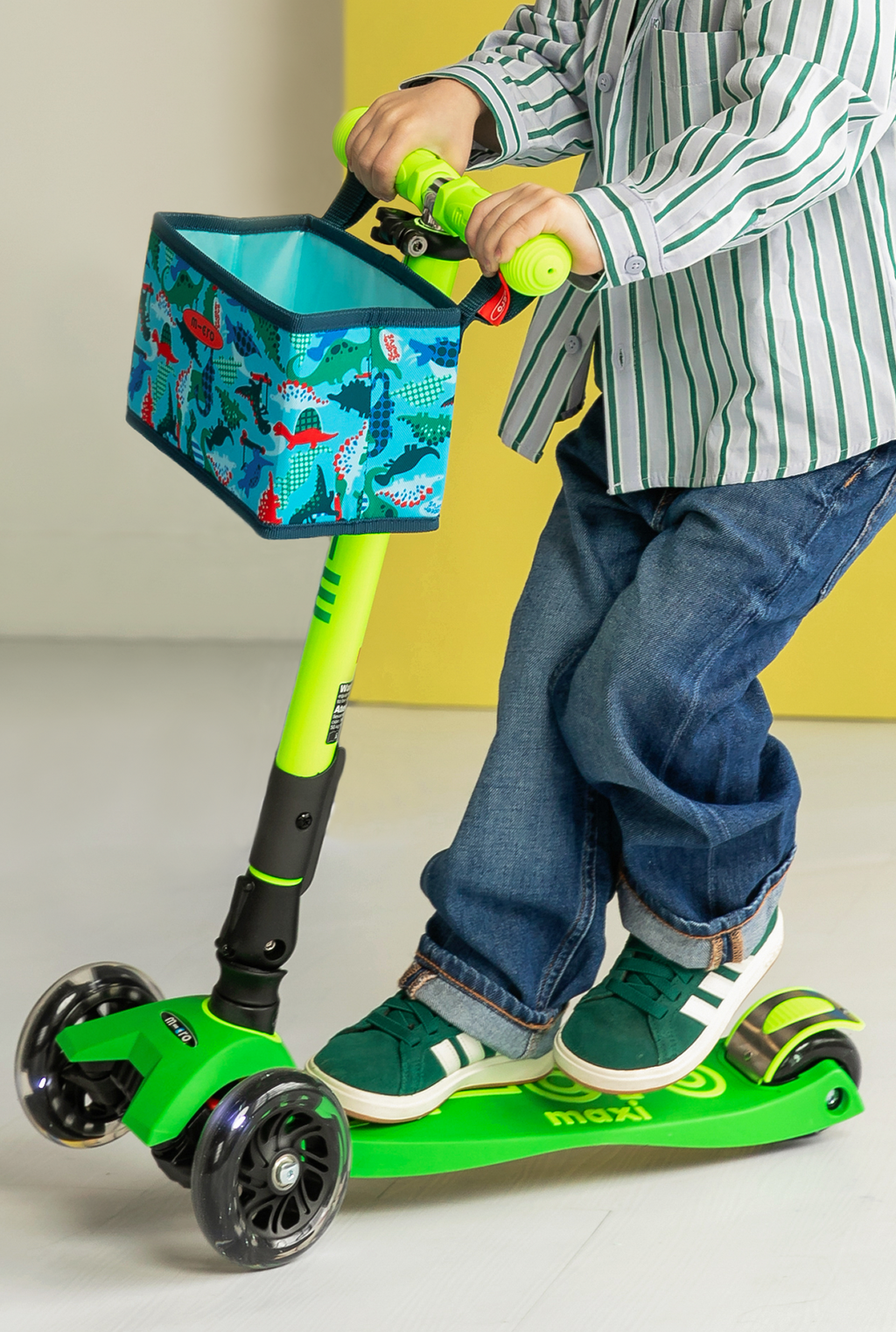 Micro Maxi Foldable LED Scooter