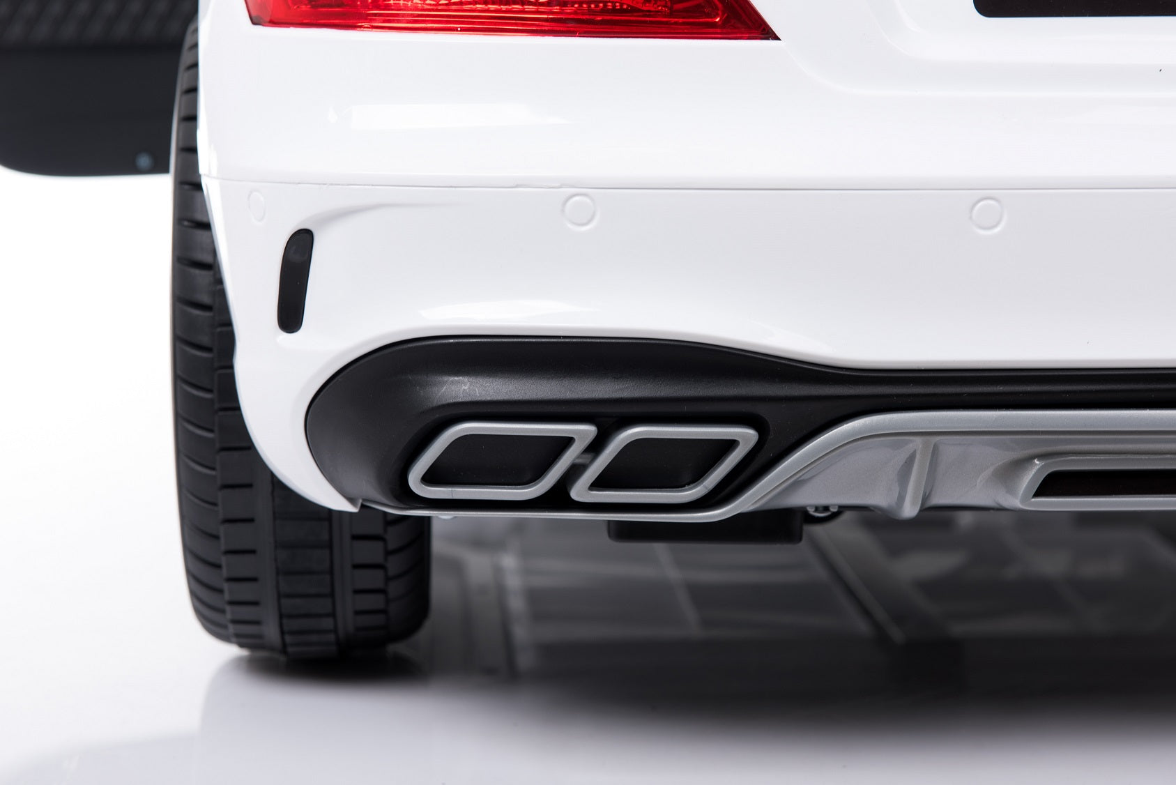 Licensed Mercedes SL65 AMG white