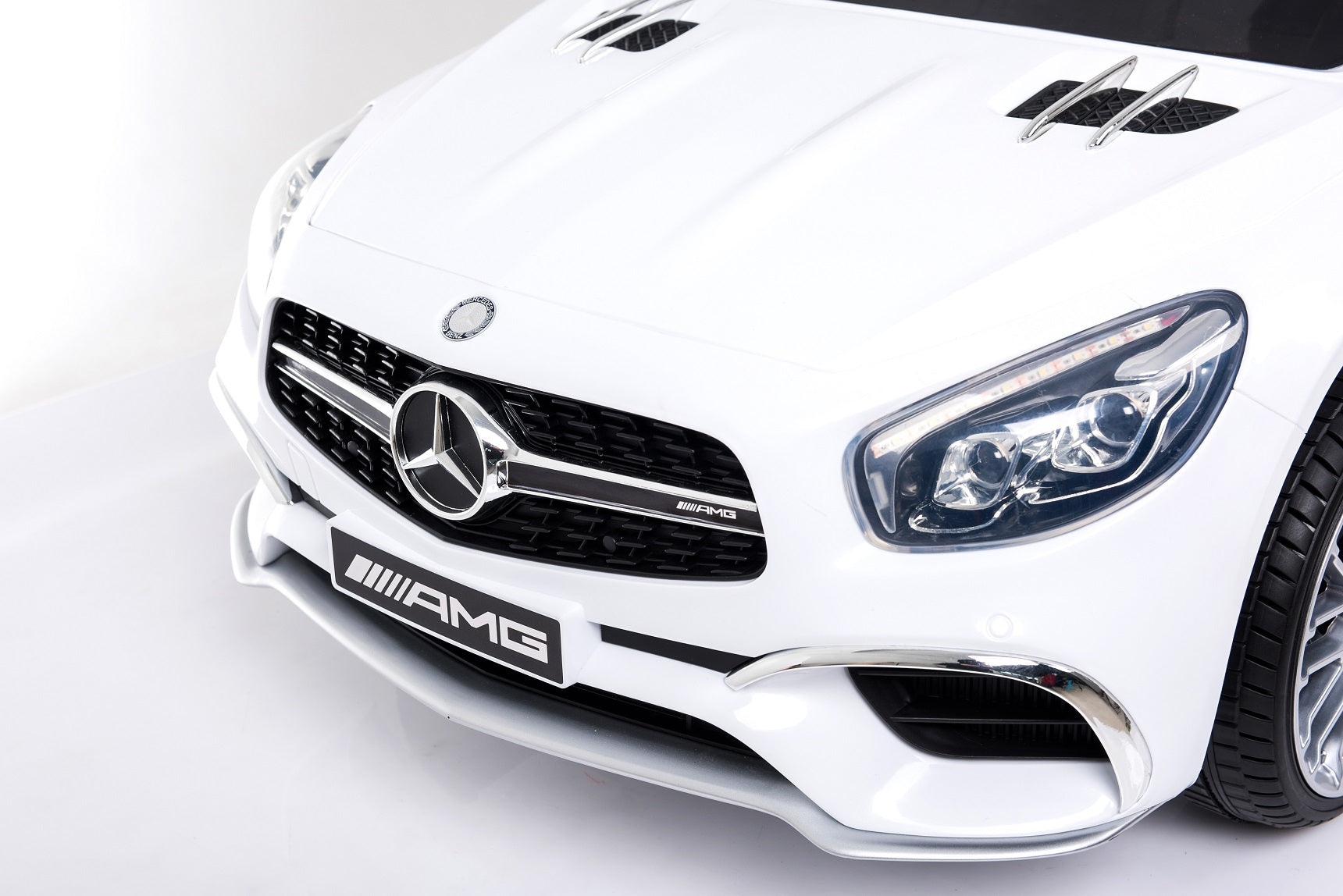 Licensed Mercedes SL65 AMG white