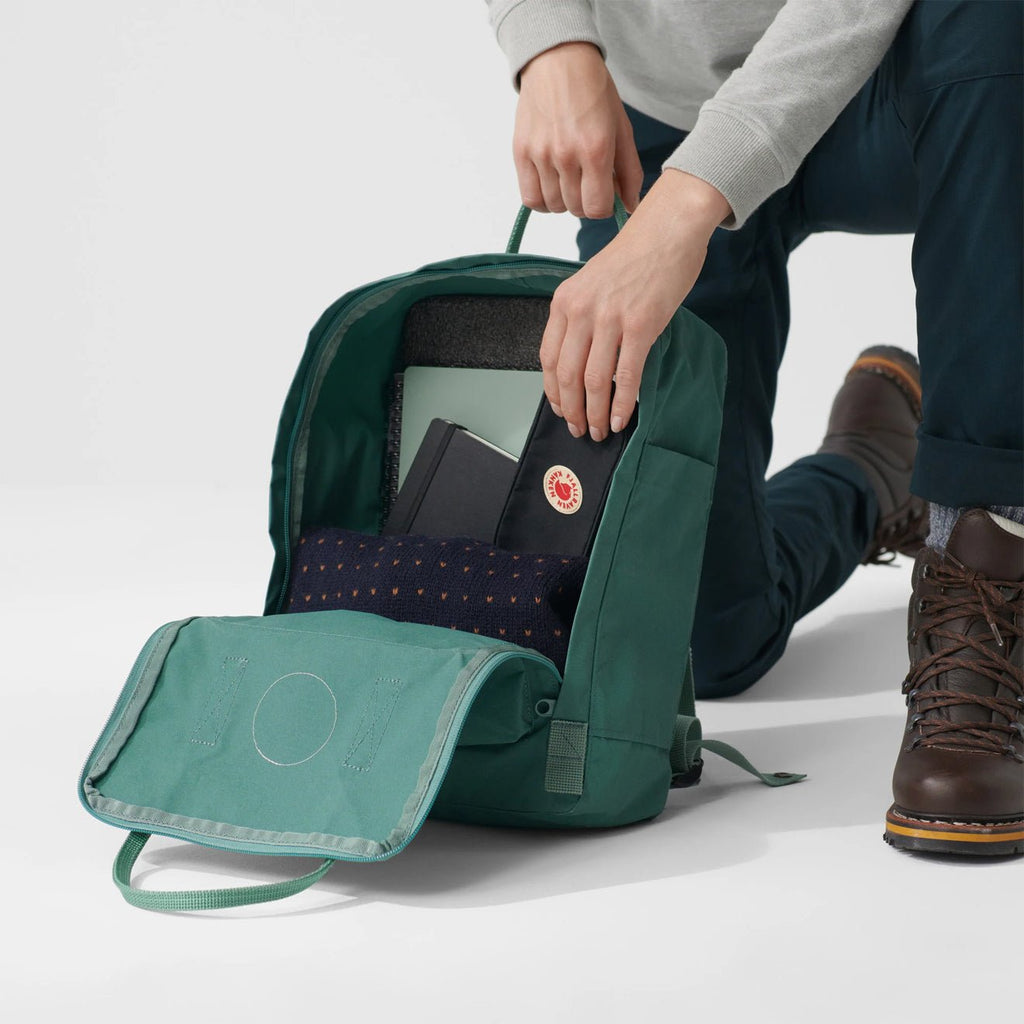Fjallraven Kanken Classic Backpack Chalk Rose