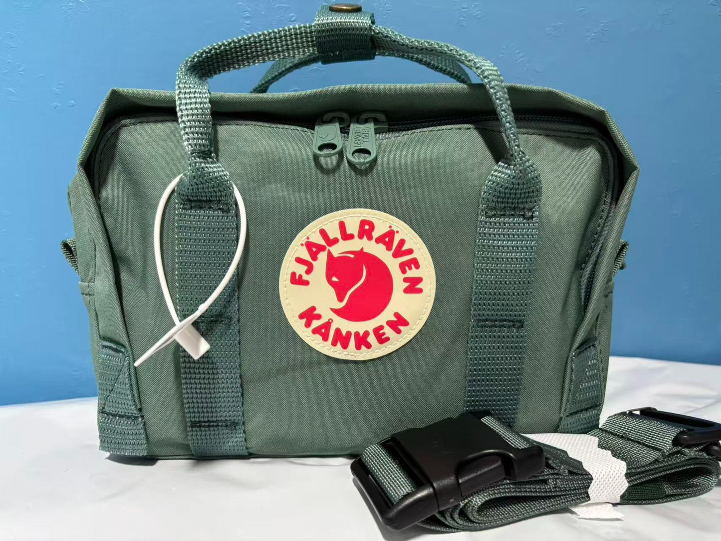 Fjallraven Kanken Hip Pack Plus Frosty Green