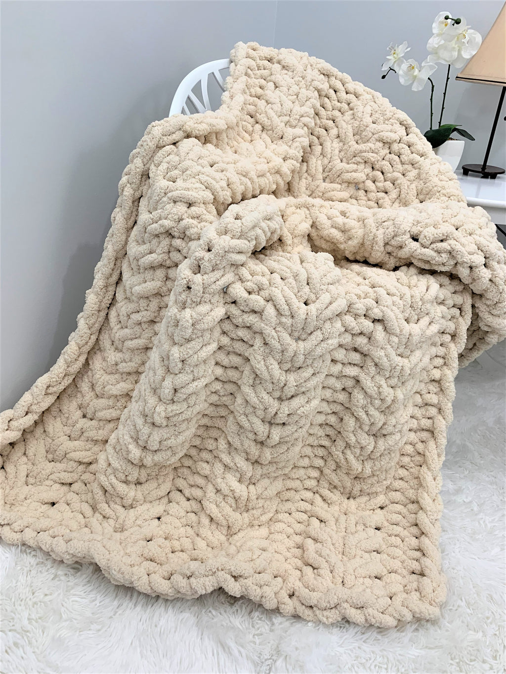 Blanket, Chunky knit throw, Chenille blanket, Flower Cable, Knitted Blanket, Hand knit, throw, gift