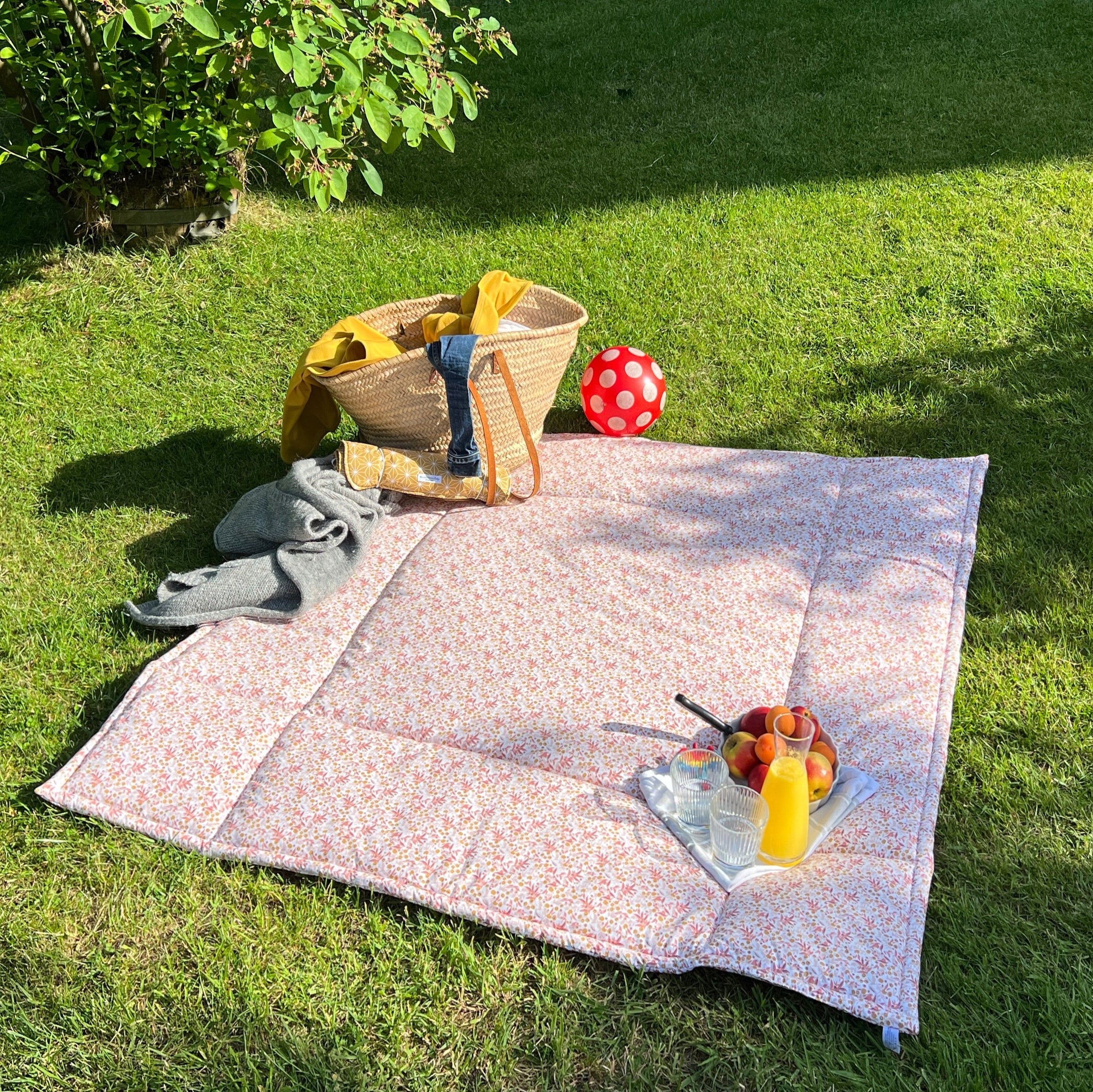 Padded play mat, coated on one side, water-repellent – materials Oeko-Tex 100 certified – made in Germany