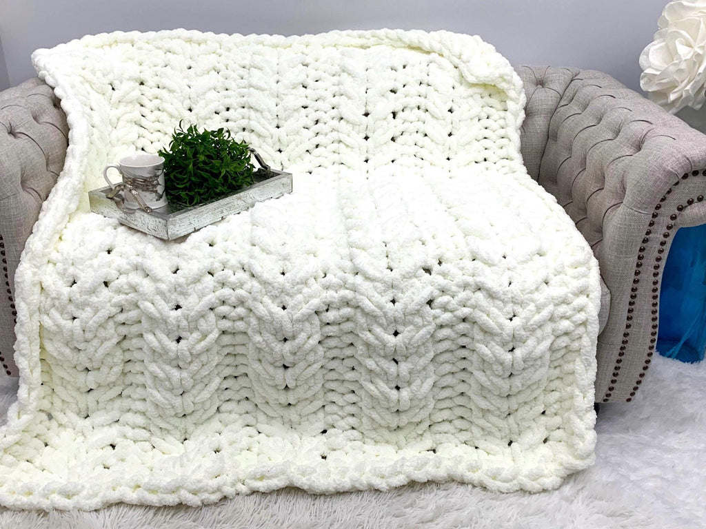 Blanket, Chunky knit throw, Chenille blanket, Flower Cable, Knitted Blanket, Hand knit, throw, gift