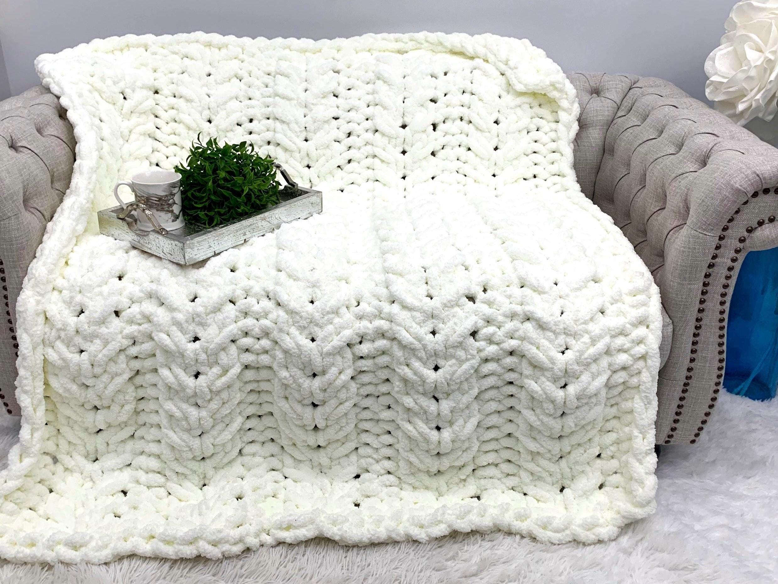 Blanket, Chunky knit throw, Chenille blanket, Flower Cable, Knitted Blanket, Hand knit, throw, gift