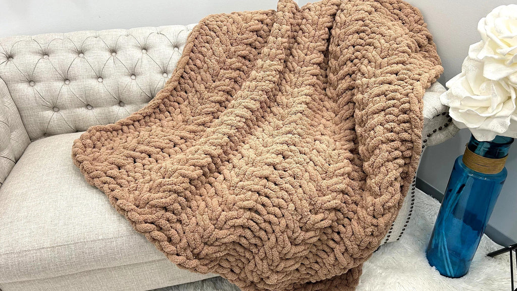 Blanket, Chunky knit throw, Chenille blanket, Flower Cable, Knitted Blanket, Hand knit, throw, gift