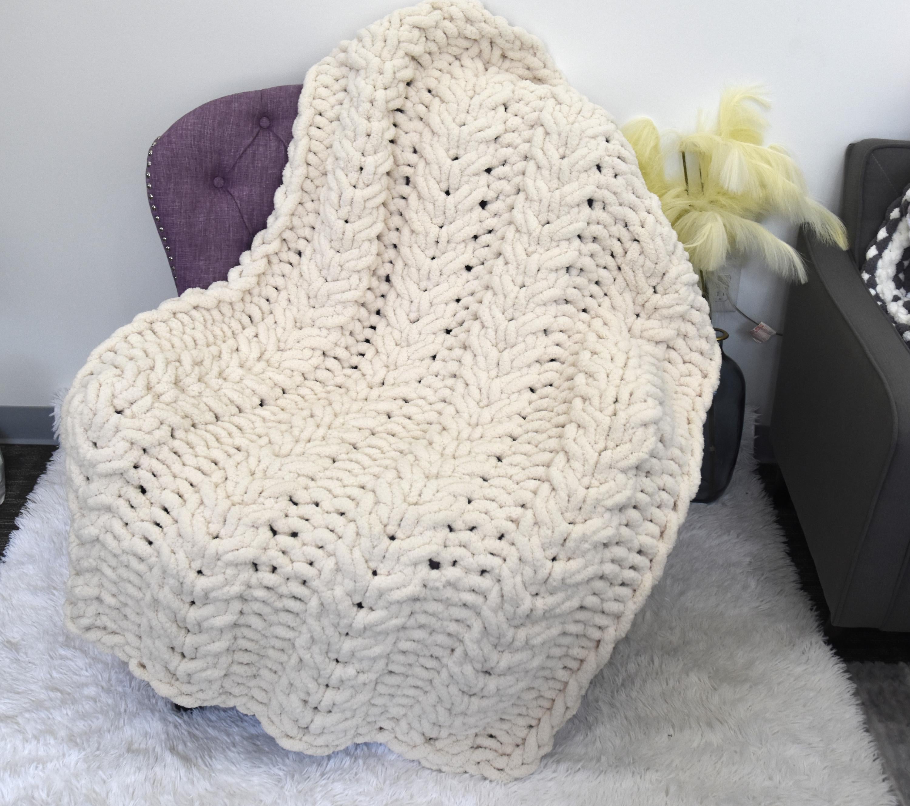 Blanket, Chunky knit throw, Chenille blanket, Flower Cable, Knitted Blanket, Hand knit, throw, gift